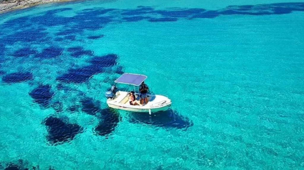 Exploring Hidden Coves and Beaches with a Boat Rental Exploring Hidden Coves and Beaches with a Boat Rental